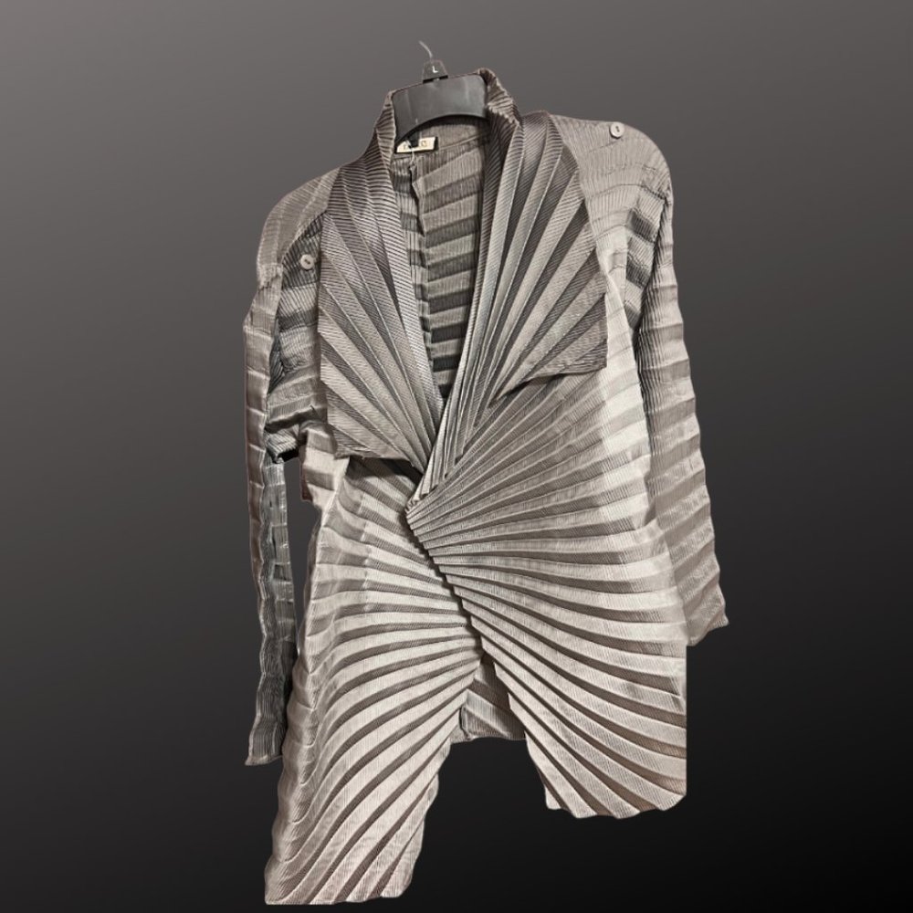 SILVER VEECA CRINKLED JACKET/WRAP